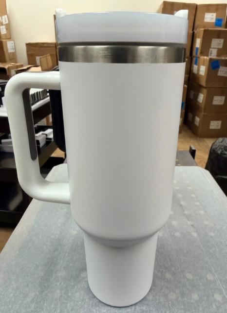 Insulated tumblers (12–40 oz) – wholesale lot